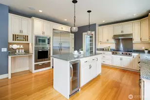 11034 Phinney Ave N, Seattle, WA 98133 - Photo 9
