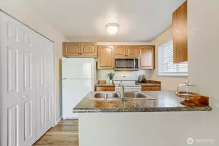 3811 130th Ln SE, Bellevue, WA 98006 - Photo 7