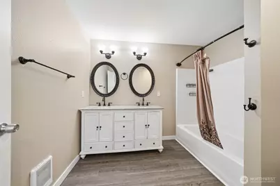 10208 McKinley Avenue E, Tacoma, WA 98445 - Photo 13