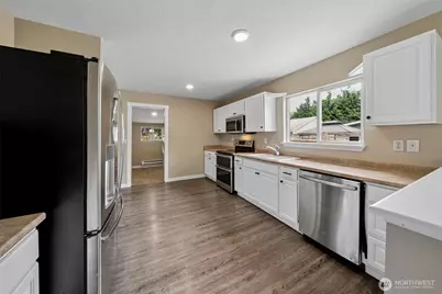 10208 McKinley Avenue E, Tacoma, WA 98445 - Photo 7
