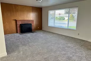 21 SW 8th Ave, Oak Harbor, WA 98277 - Photo 3
