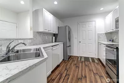 2174 Newport Way NW #4-6, Issaquah, WA 98027 - Photo 5