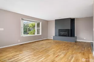 672 SE 4th Ave, Oak Harbor, WA 98277 - Photo 5