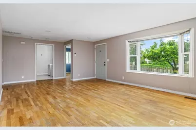 672 SE 4th Avenue, Oak Harbor, WA 98277 - Photo 3