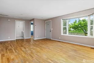672 SE 4th Ave, Oak Harbor, WA 98277 - Photo 3