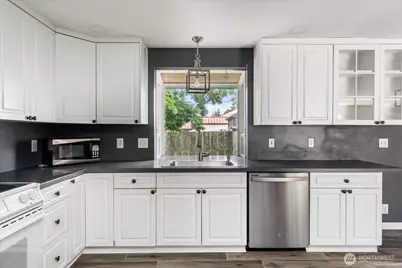 672 SE 4th Avenue, Oak Harbor, WA 98277 - Photo 13