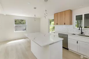 7605 NE Hidden Cove Rd, Bainbridge Island, WA 98110 - Photo 31