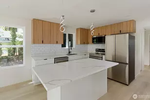 7605 NE Hidden Cove Rd, Bainbridge Island, WA 98110 - Photo 29