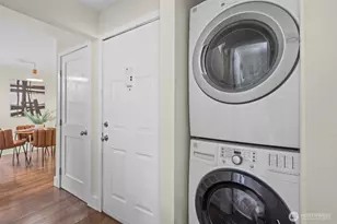 8800 20th Ave NE, Seattle, WA 98115 - Photo 15