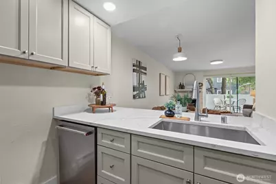 8800 20th Avenue NE #B208, Seattle, WA 98115 - Photo 11