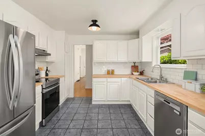 108 N 57th Street, Seattle, WA 98103 - Photo 15