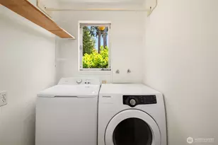 108 N 57th St, Seattle, WA 98103 - Photo 17