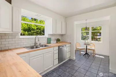 108 N 57th Street, Seattle, WA 98103 - Photo 11