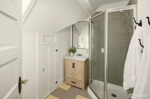 108 N 57th St, Seattle, WA 98103 - Photo 25