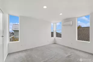 1017 W Crockett St, Seattle, WA 98119 - Photo 15