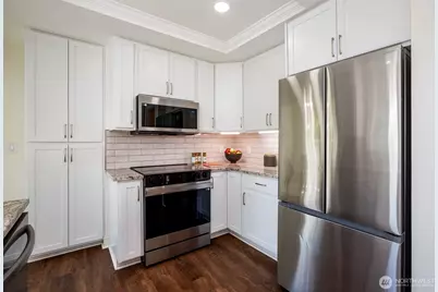 610 N 125th Street, Seattle, WA 98133 - Photo 11