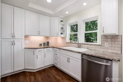610 N 125th Street, Seattle, WA 98133 - Photo 9