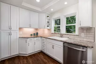 610 N 125th St, Seattle, WA 98133 - Photo 9