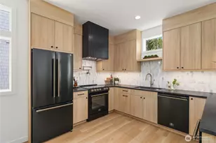 3636 Greenwood Ave N, Seattle, WA 98103 - Photo 15