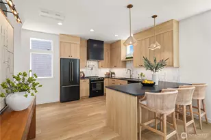 3636 Greenwood Ave N, Seattle, WA 98103 - Photo 13