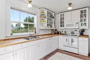 1011 Cass St, Port Townsend, WA 98368 - Photo 9