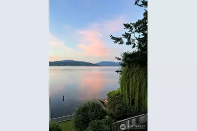 648 Lake Sammamish Lane NE, Bellevue, WA 98008 - Photo 7