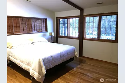 648 Lake Sammamish Lane NE, Bellevue, WA 98008 - Photo 17