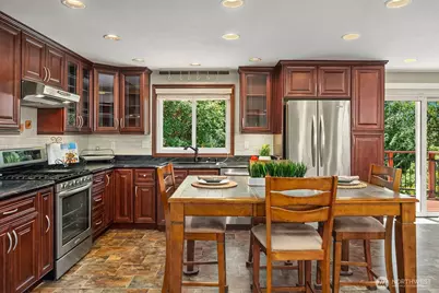 505 S 26th Street, Renton, WA 98055 - Photo 9