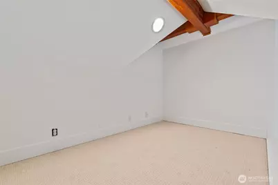 910 N 74th Street, Seattle, WA 98103 - Photo 13