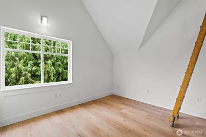 910 N 74th Street, Seattle, WA 98103 - Photo 23
