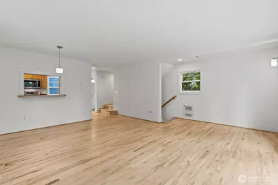 910 N 74th Street, Seattle, WA 98103 - Photo 17