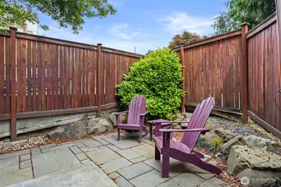910 N 74th Street, Seattle, WA 98103 - Photo 5