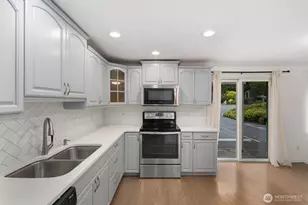 12716 NE 120th St, Kirkland, WA 98034 - Photo 15