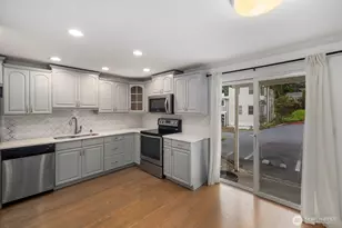 12716 NE 120th St, Kirkland, WA 98034 - Photo 13