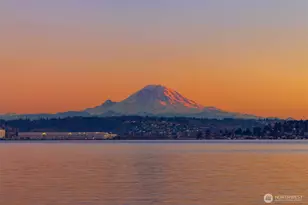 8001 West Mercer St, Mercer Island, WA 98040 - Photo 9
