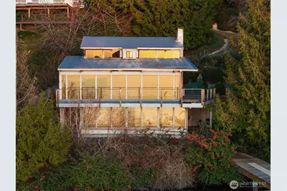 8001 West Mercer Street, Mercer Island, WA 98040 - Photo 3