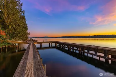 8001 West Mercer Street, Mercer Island, WA 98040 - Photo 1