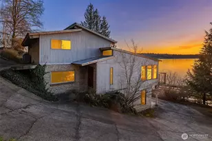 8001 West Mercer St, Mercer Island, WA 98040 - Photo 5