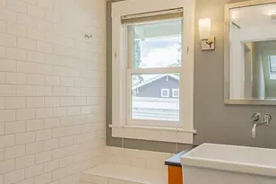 1557 Madrona Dr, Seattle, WA 98122 - Photo 9