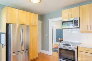 1557 Madrona Dr, Seattle, WA 98122 - Photo 7