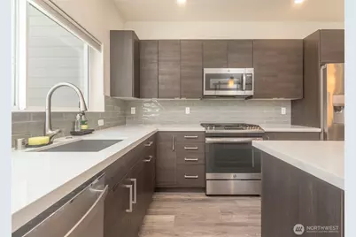 12032 33rd Ave NE #F, Seattle, WA 98125 - Photo 9