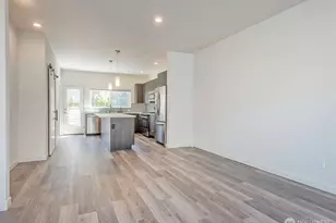 12032 33rd Ave NE, Seattle, WA 98125 - Photo 5