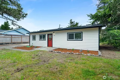328 Ensign Avenue NW, Ocean Shores, WA 98569 - Photo 17