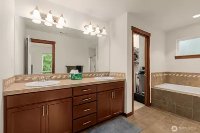 19036 18th Avenue NE, Shoreline, WA 98155 - Photo 21
