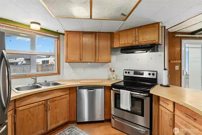 801 Walker Avenue, Oak Harbor, WA 98277 - Photo 9