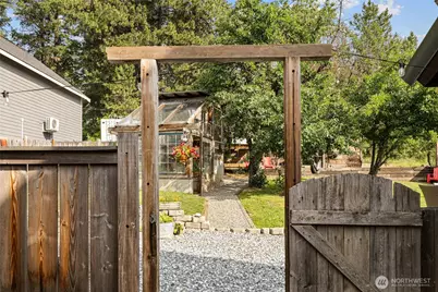 409 W Alaska Avenue, Roslyn, WA 98941 - Photo 27
