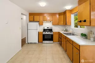 9429 240th Ave SE, Issaquah, WA 98027 - Photo 9