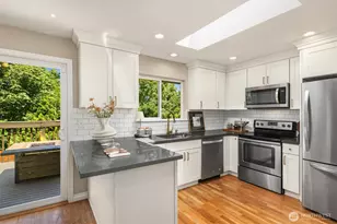 10750 66th Ave S, Seattle, WA 98178 - Photo 9