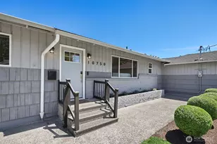 10750 66th Ave S, Seattle, WA 98178 - Photo 3