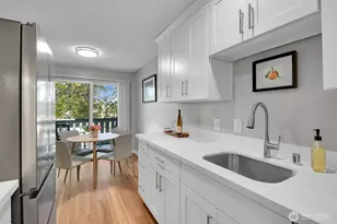 7217 NE 175th St, Kenmore, WA 98028 - Photo 9